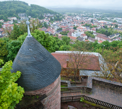 Die Burg Nanstein mit Blick auf Landstuhl