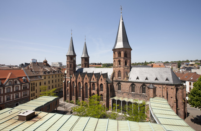 Außenaufnahme der Stiftskirche © view - die agentur