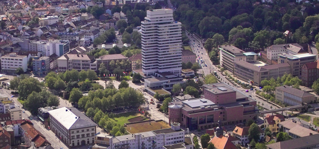 The city from above: A view from the helicopter to the town hall, the fruit hall and the Palatinate Theatre. The view goes to the Kammgarn.