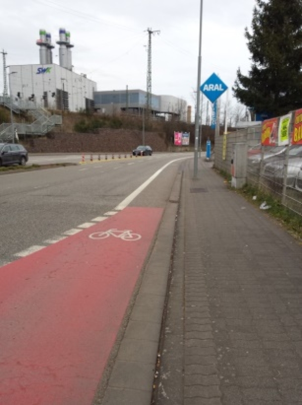 Radfahrstreifen im Straßenraum